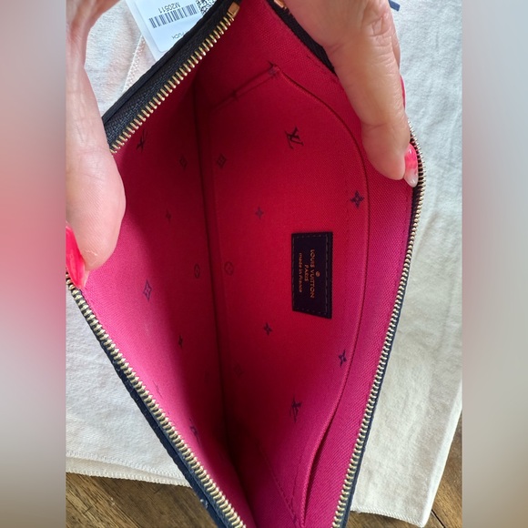 Louis Vuitton Neverfull MM & Pochette Midnight Fuchsia Spring in the City - Picture 9 of 10